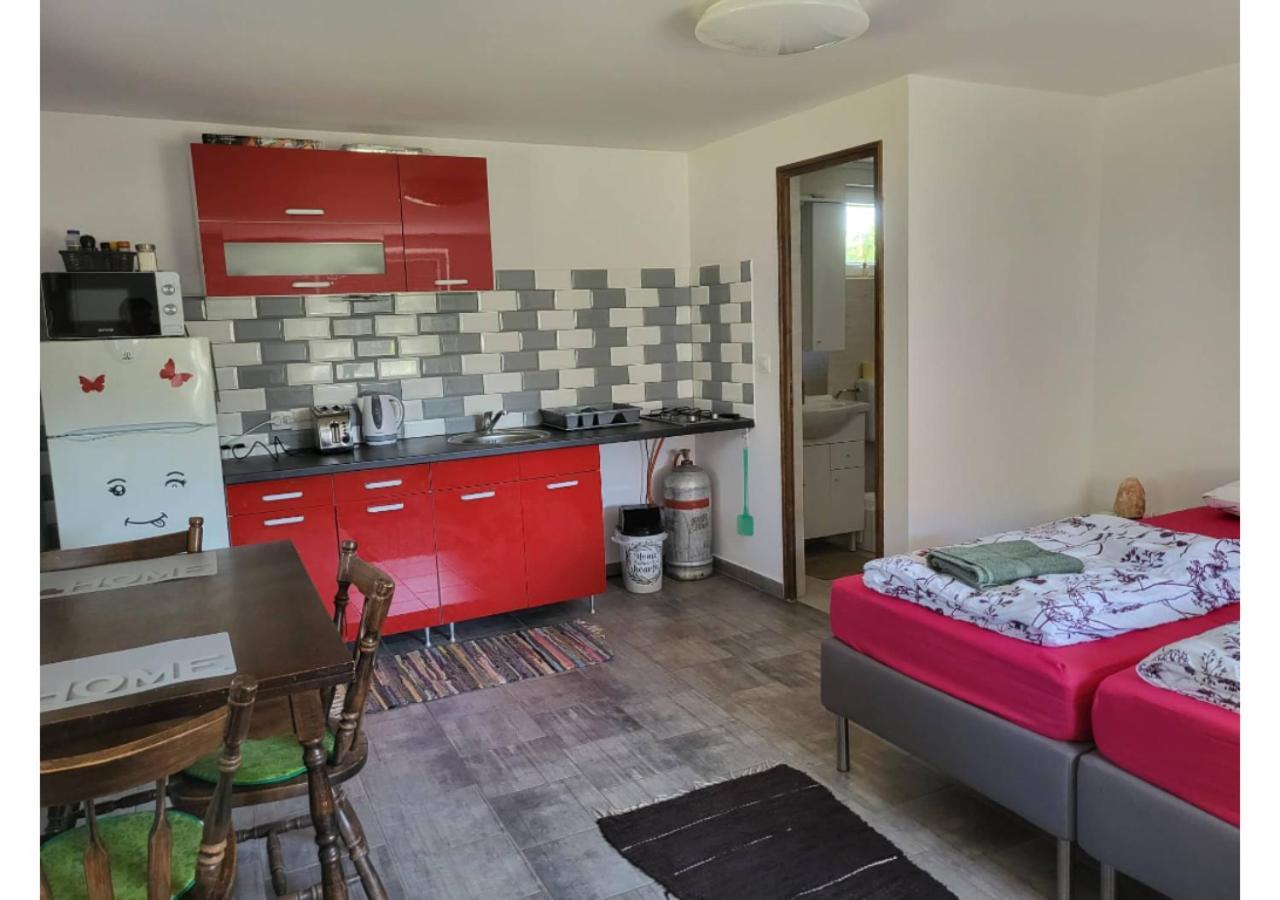 Forras Vendeghaz Apartment Tata Luaran gambar